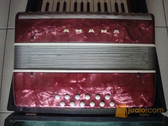 Akordeon-Accordion 12 Bass Yamaha. Vintage Antik Made in Japan