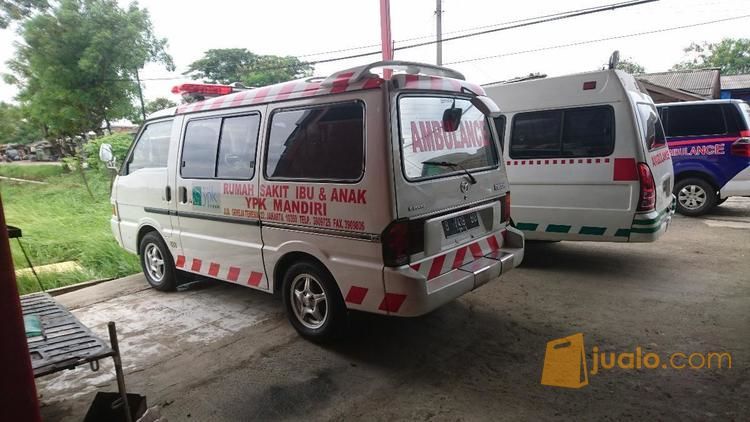 Ambulance Isuzu Elf NHR 55