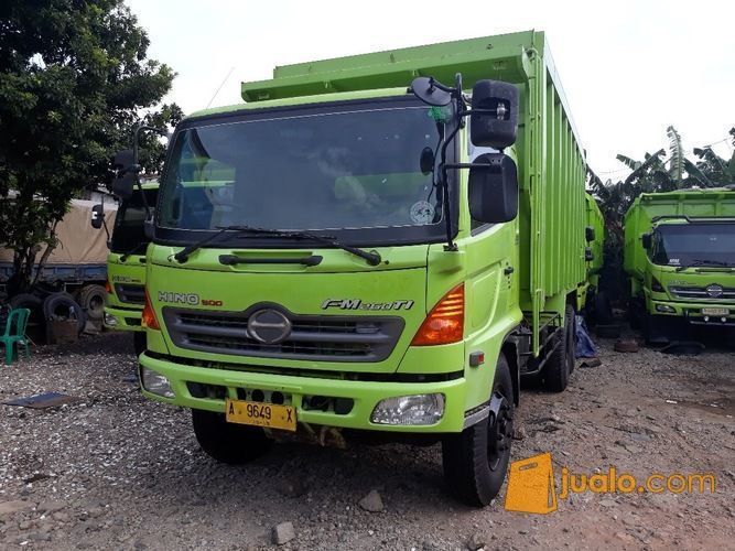 Mencari dump truck sewa milik