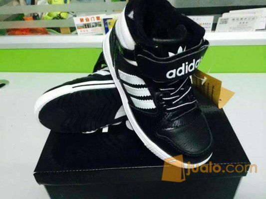 140- Sepatu Anak / Sepatu Adidas Kids LED