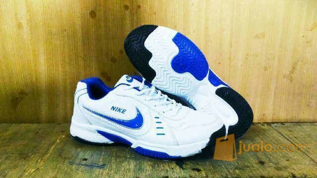 SALE SEPATU SPORT OLAHRAGA COWOK NIKE TENIS