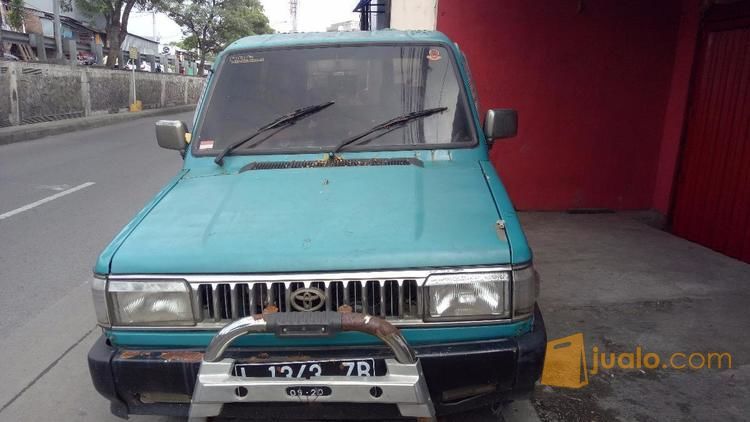 Mobil Kijang 1990 Hijau Metalik