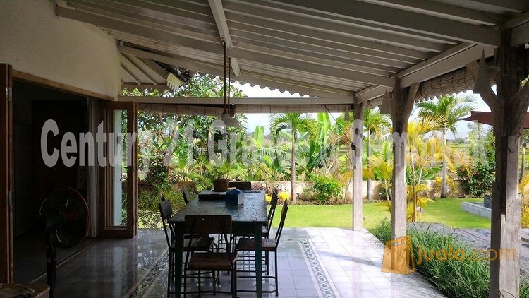 Di Jual Villa Dengan Panorama Sawah di Padang Tawang Canggu Bali