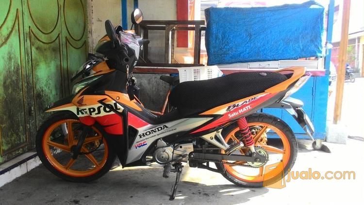 Honda Blade Repsol 2013