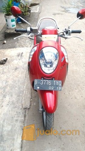 Honda Scoopy fi injection tahun 2014 warna merah kuning muda