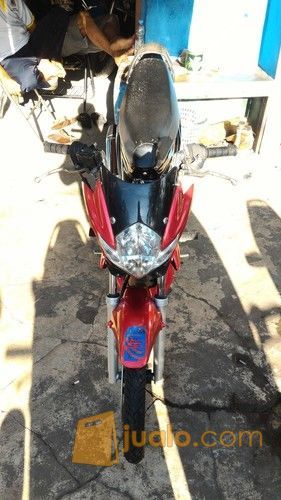 Suzuki satria fu 150 cc tahun 2005 warna merah hitam