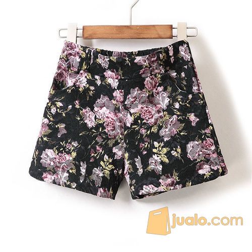 celana pendek wanita hot pants short renda lace burberry zara uniqlo