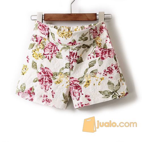 celana pendek wanita hot pants short renda lace burberry zara uniqlo