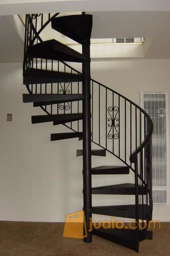 Tangga Putar Besi ( Tangga Spiral )