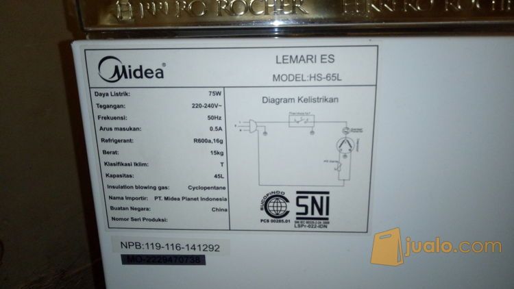 kulkas mini midea cuman (75 watt) baru 2bulan pakai..