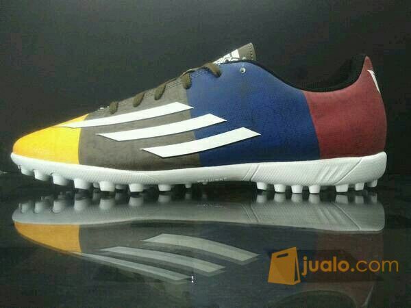 Sepatu Futsal Adidas F5 TF Messi Astro Turf