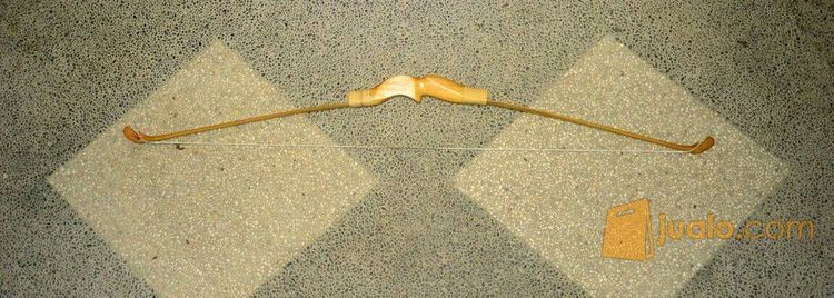 BUSUR DAN ANAK PANAH ( PANAHAN TRADISIONAL )