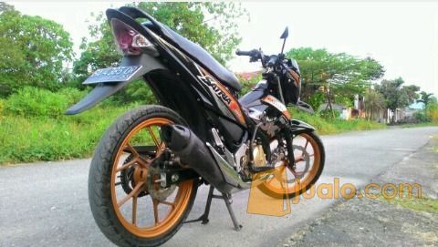 Motor suzuki satria fu 150 cc tahun 2015 hitam
