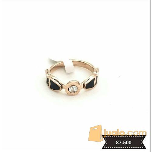 Cincin - Black pointy Bvlgari gold ring