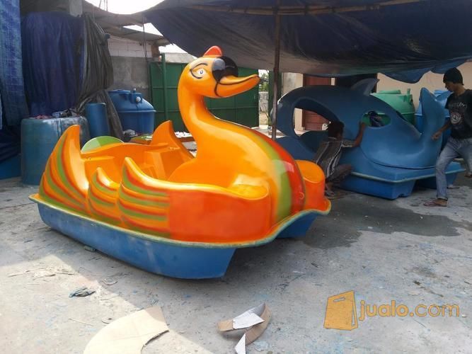 Sepeda Air kapasitas 2 orang