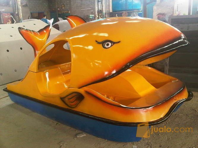 Sepeda Air kapasitas 2 orang