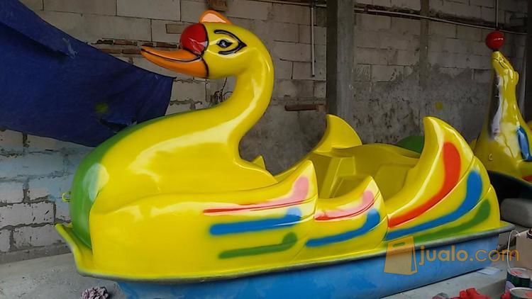 Sepeda Air kapasitas 2 orang