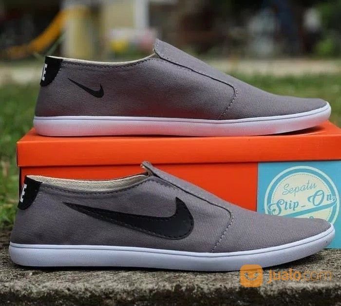 sepatu slip on nike original